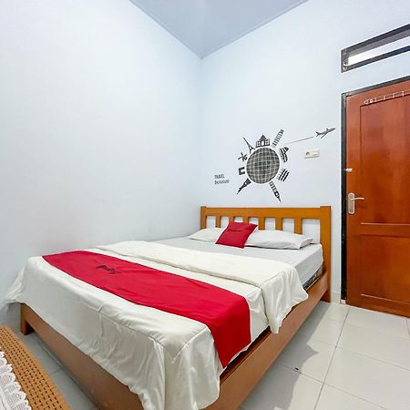 Reddoorz Syariah At Home Ampana Guest House Ampana Kota 外观 照片