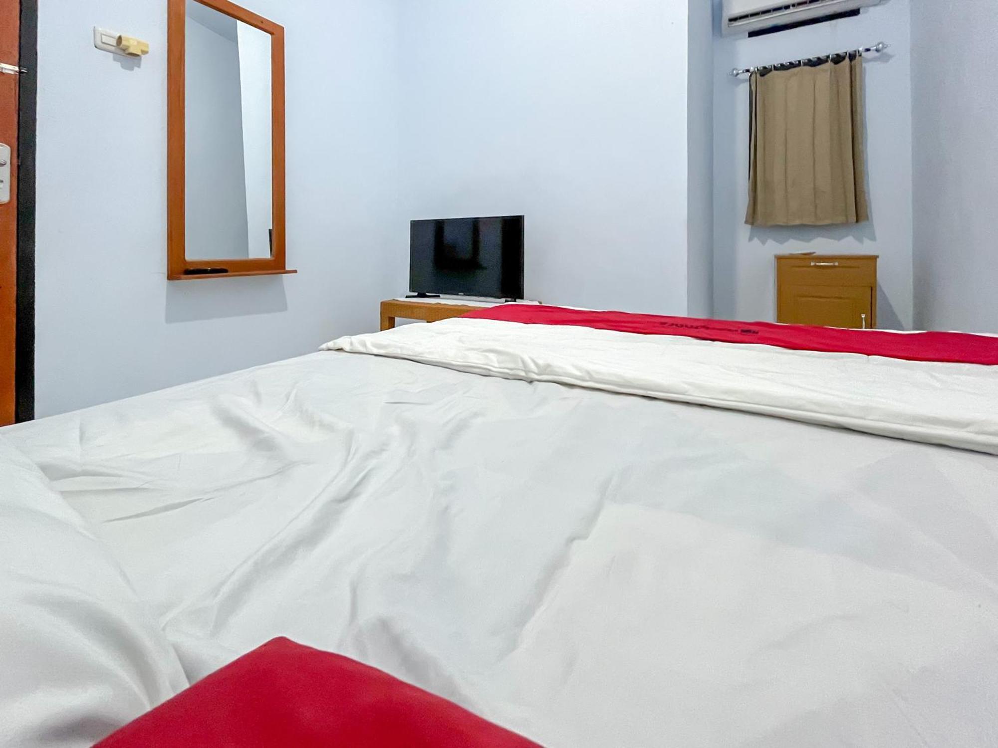 Reddoorz Syariah At Home Ampana Guest House Ampana Kota 外观 照片