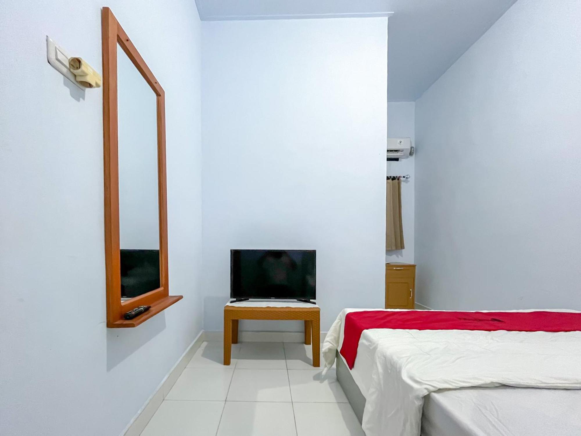 Reddoorz Syariah At Home Ampana Guest House Ampana Kota 外观 照片
