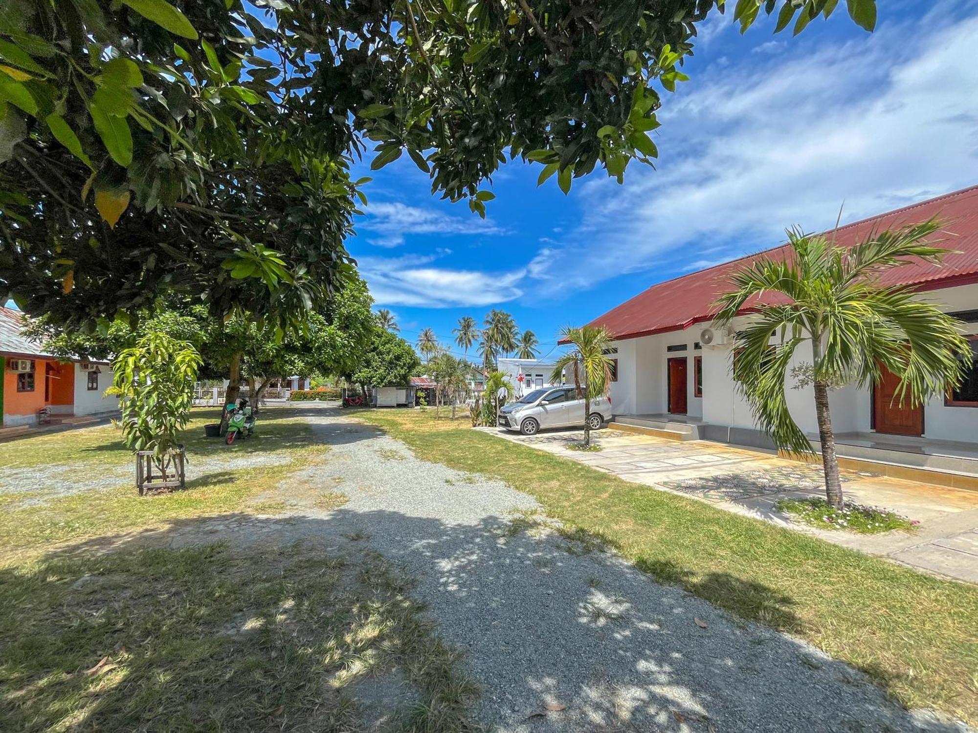Reddoorz Syariah At Home Ampana Guest House Ampana Kota 外观 照片