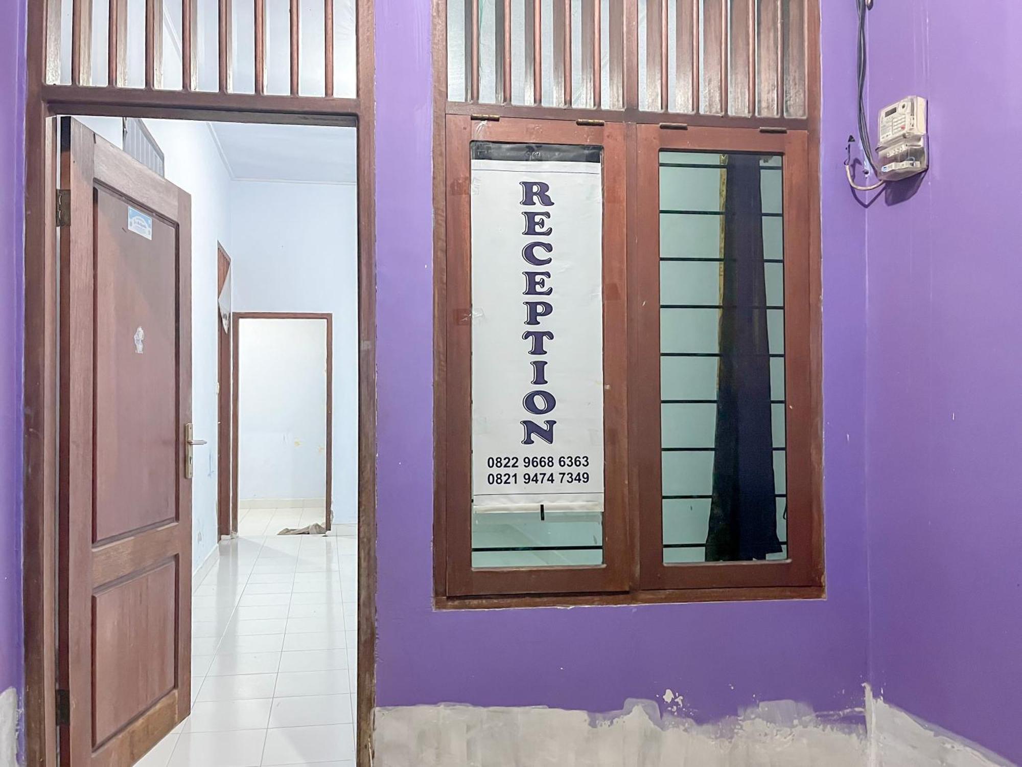 Reddoorz Syariah At Home Ampana Guest House Ampana Kota 外观 照片