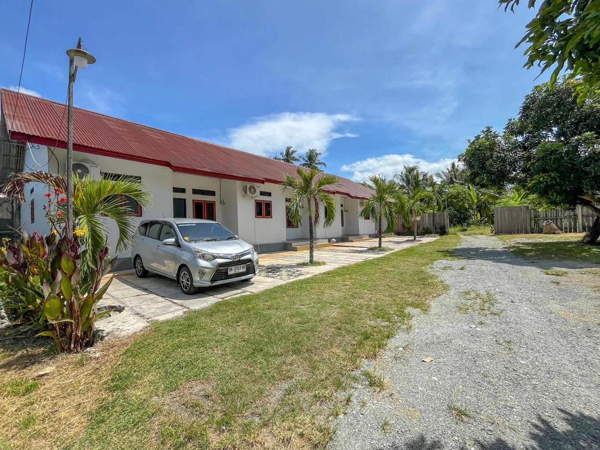 Reddoorz Syariah At Home Ampana Guest House Ampana Kota 外观 照片